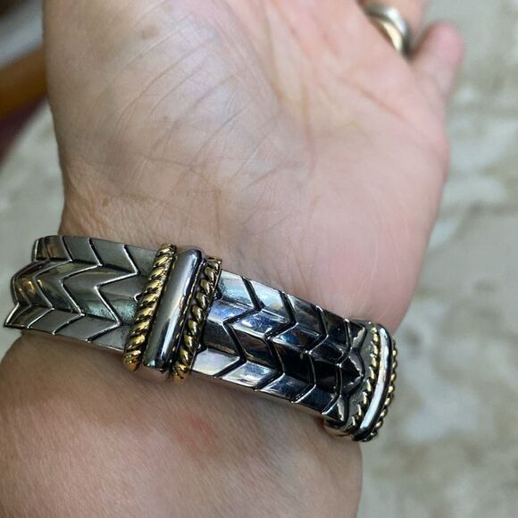 NWOT Two-Tone Silver/Gold & Rhinestone Spring Hinge Cuff Bracelet - Picture 7 of 11